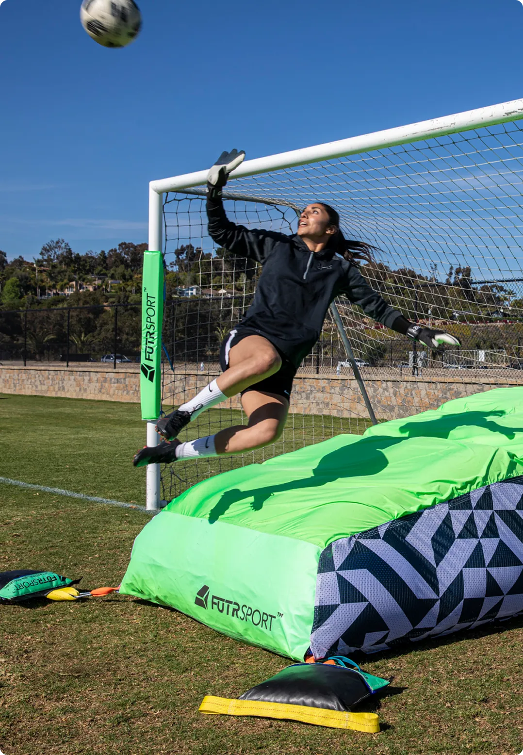 Goalkeeper training with PENTA in front of a goal